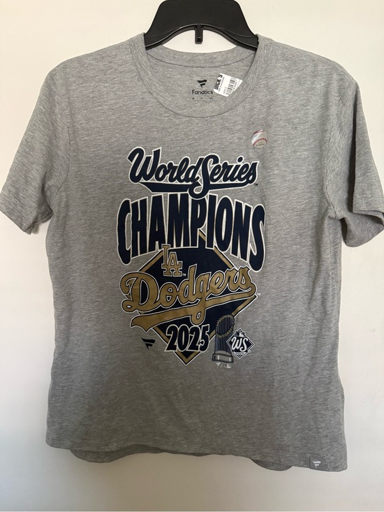 Fanatics Tops - Fanatics Los Angeles Dodgers Gray World Series Champions 2025 Tee
